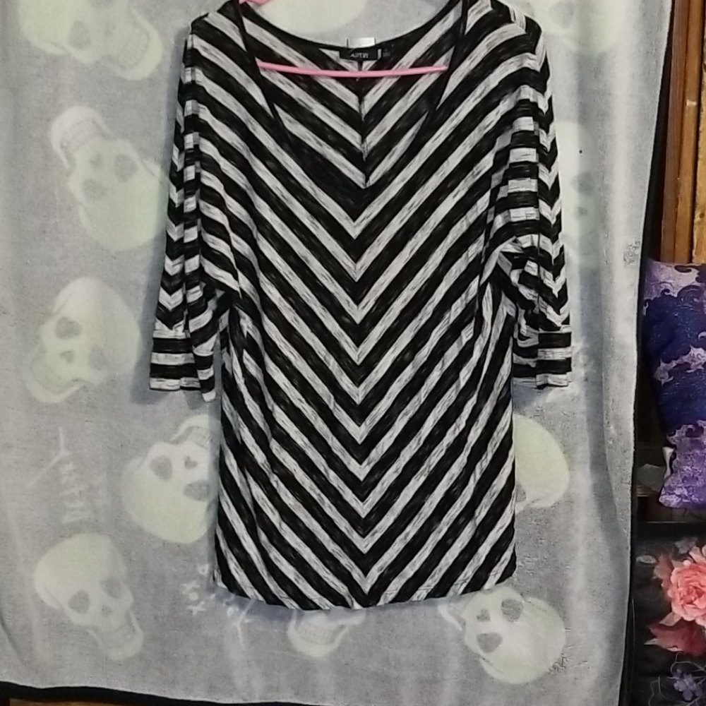 Womens black and grey top